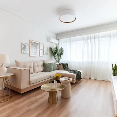 Premium - Sunny 2 Bedroom With Parking